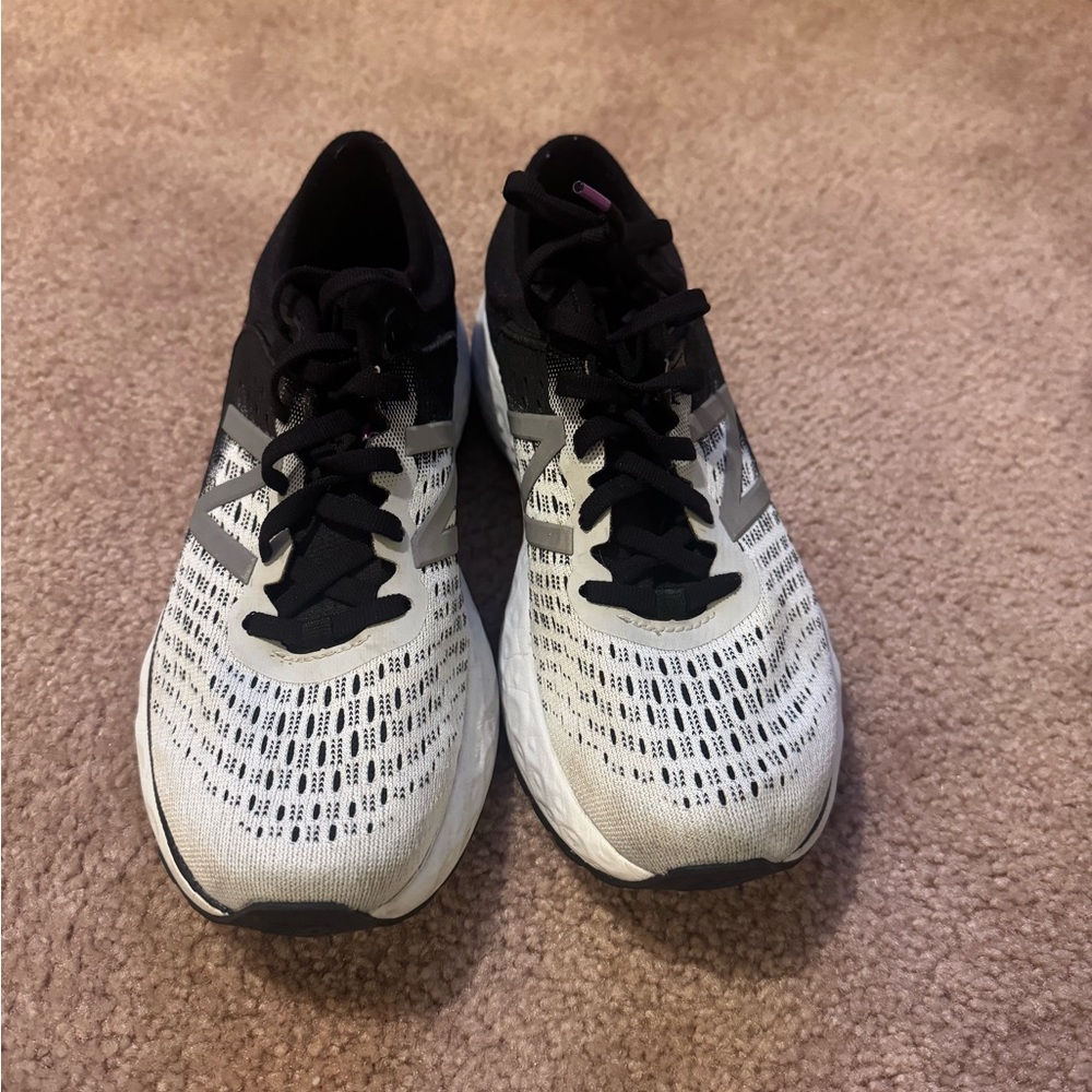 New Balance Women's Black and White Athletic Shoes